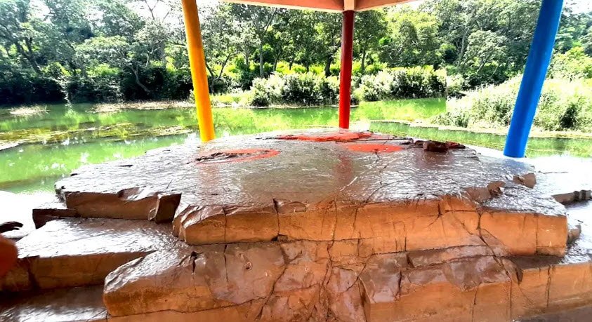 Sphatik Shila, Chitrakoot, Uttar Pradesh - Vushii.com